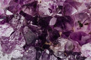A Beginner’s Guide to Amethyst: Unveiling the Energy Mysteries and Healing Power of the Romantic Mineral